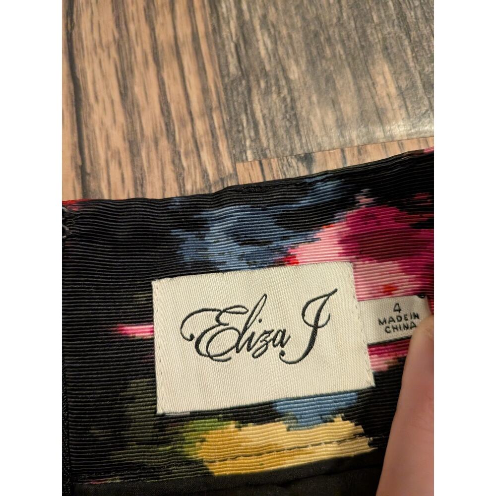Eliza J floral skirt black and red abstract flowers size 4 with pockets - Picture 2 of 6